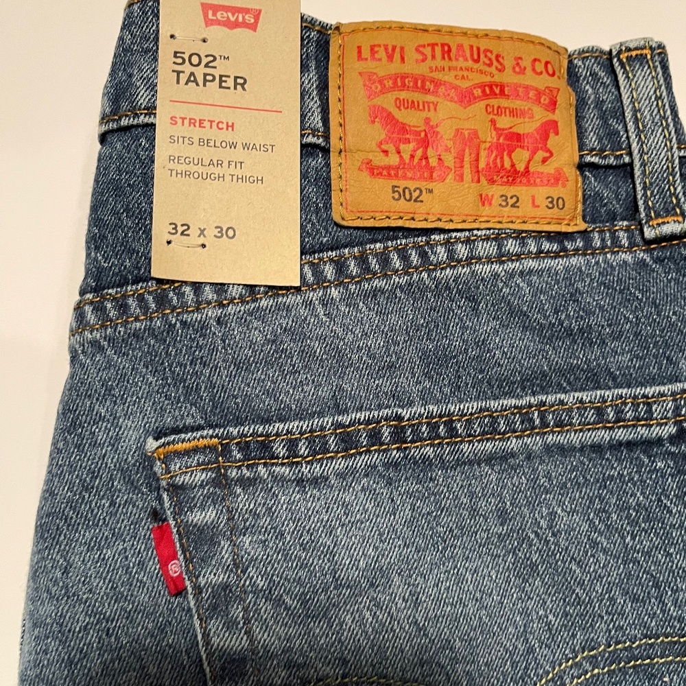Levi’s 32x30 502 Taper Strech